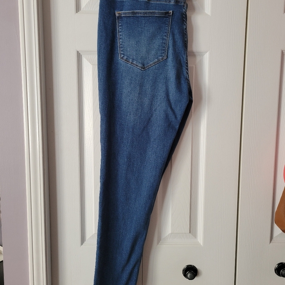 Lularoe skinny jean - Picture 2 of 3